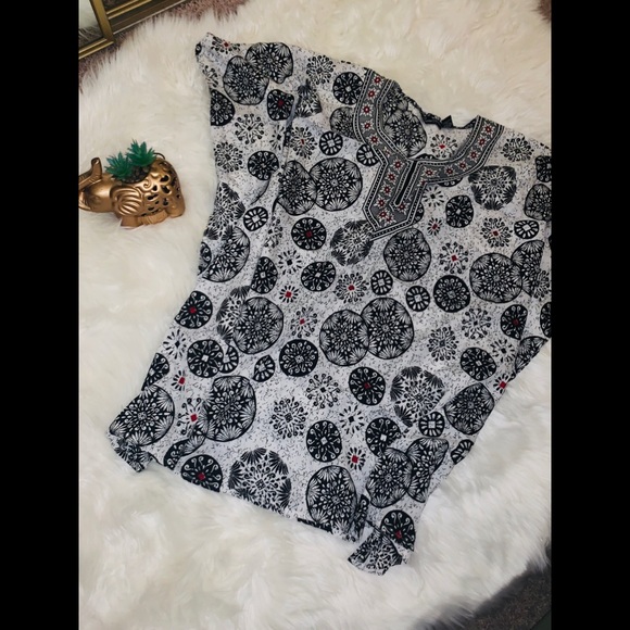 NWOT Good Times beautiful pattern poncho coverup - Picture 2 of 8